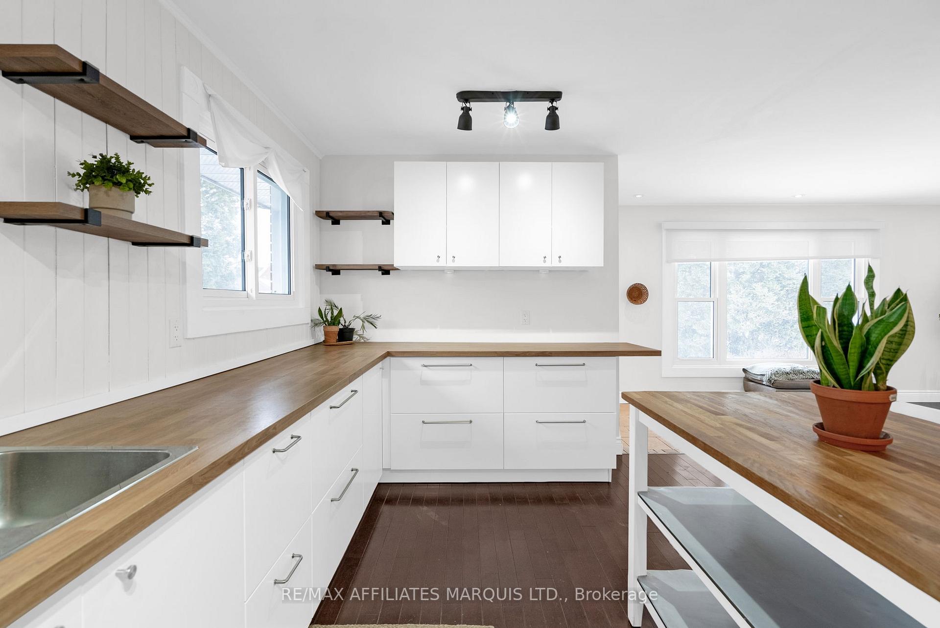 Photo 10 of 1217 Osborne Avenue, Cornwall — HOMEH
