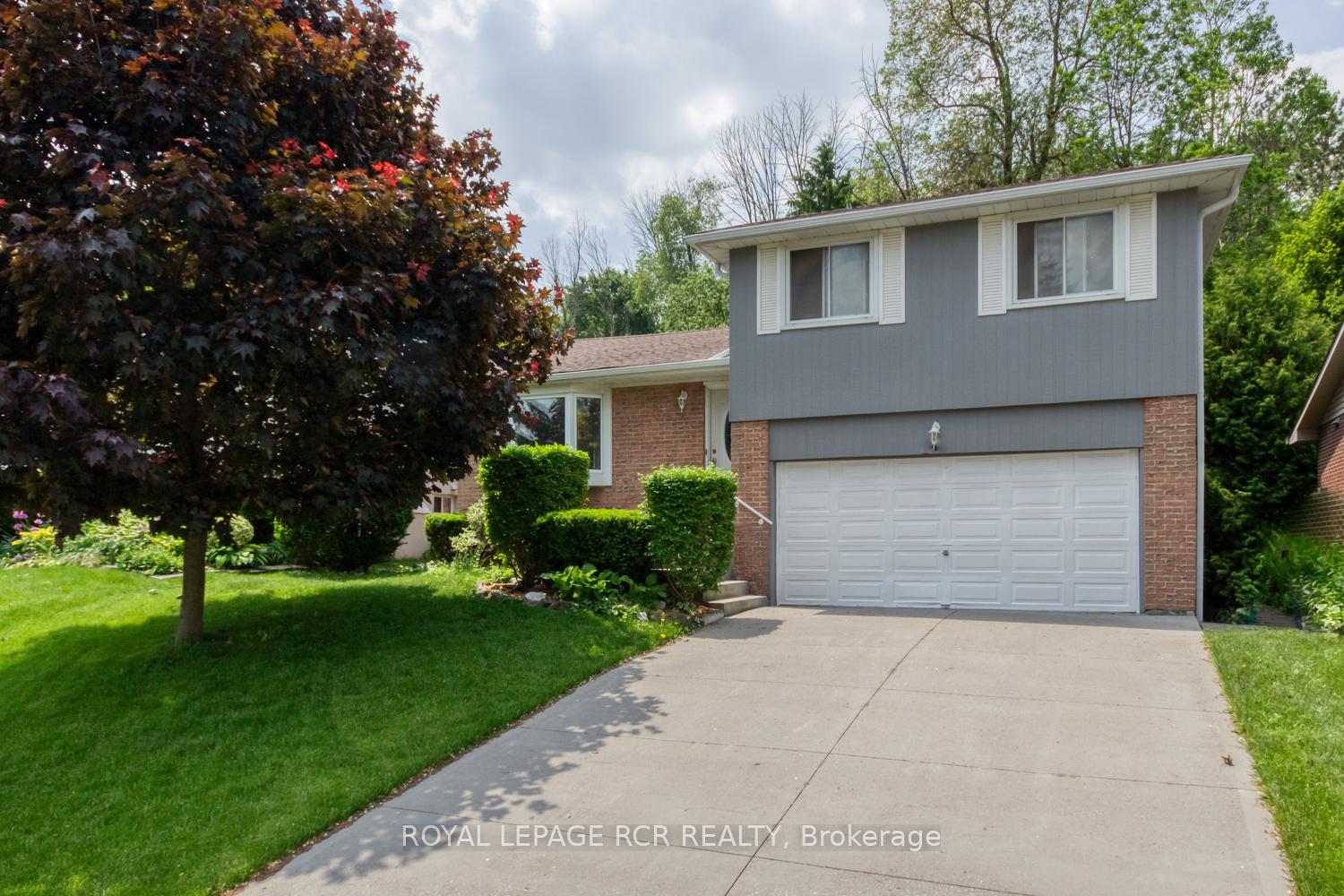 Photo 1 of 143 Connaught Crescent, Caledon, Bolton West — HOMEH