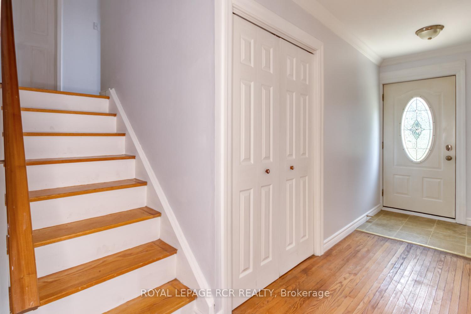 Photo 5 of 143 Connaught Crescent, Caledon, Bolton West — HOMEH