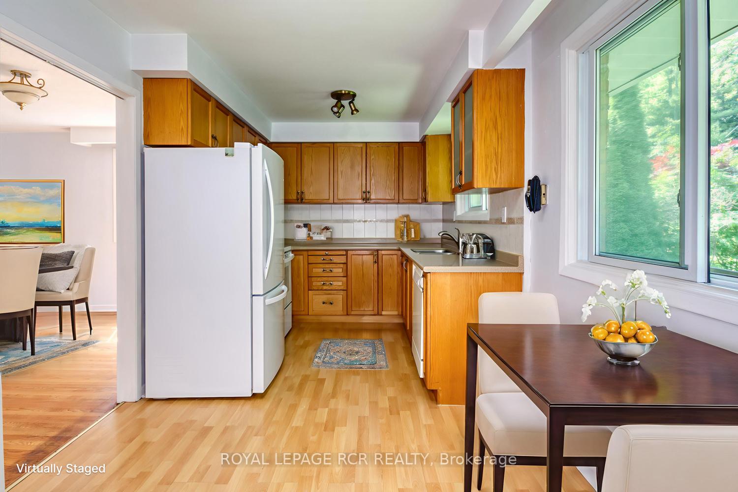 Photo 10 of 143 Connaught Crescent, Caledon, Bolton West — HOMEH