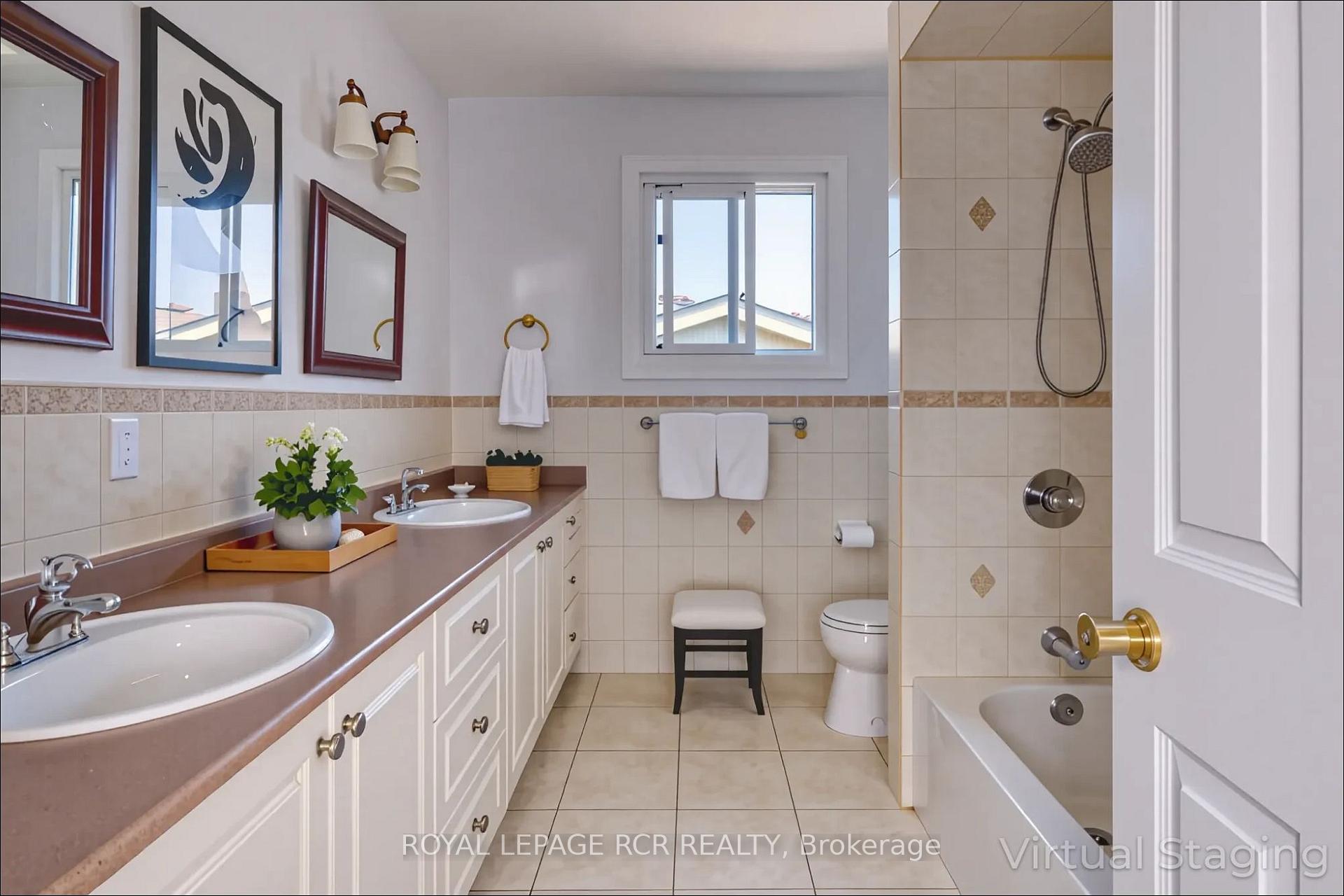 Photo 25 of 143 Connaught Crescent, Caledon, Bolton West — HOMEH