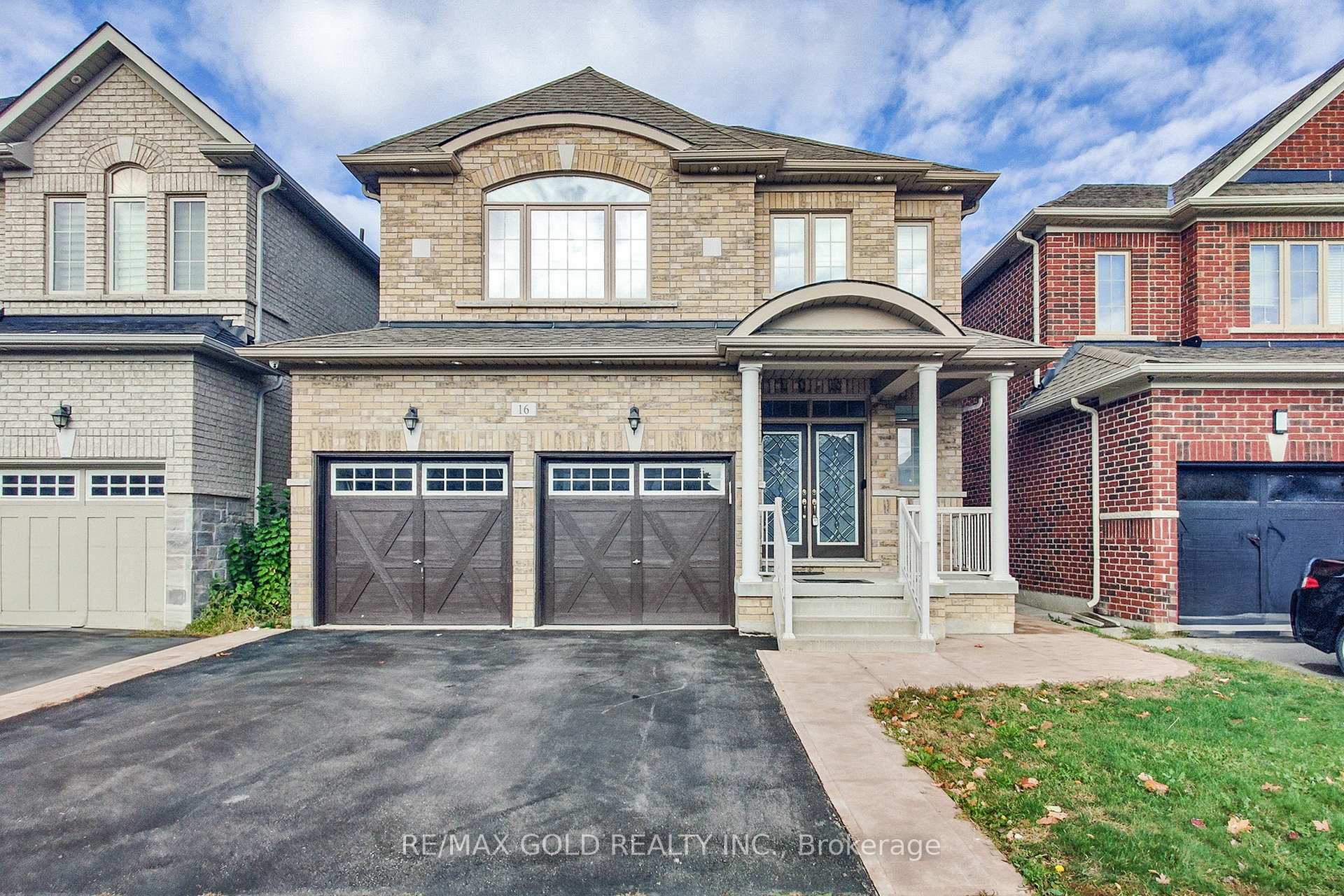 Photo 2 of 16 Ricardo Road, Brampton, Vales of Castlemore — HOMEH