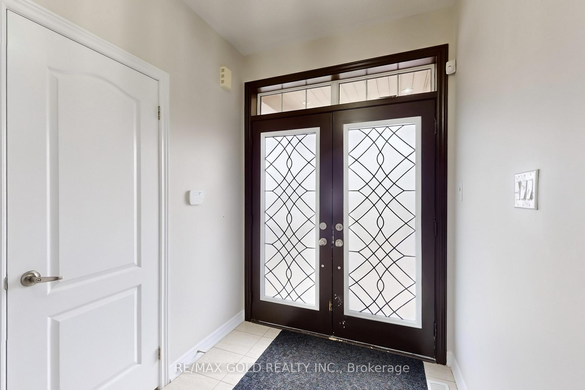 Photo 3 of 16 Ricardo Road, Brampton, Vales of Castlemore — HOMEH