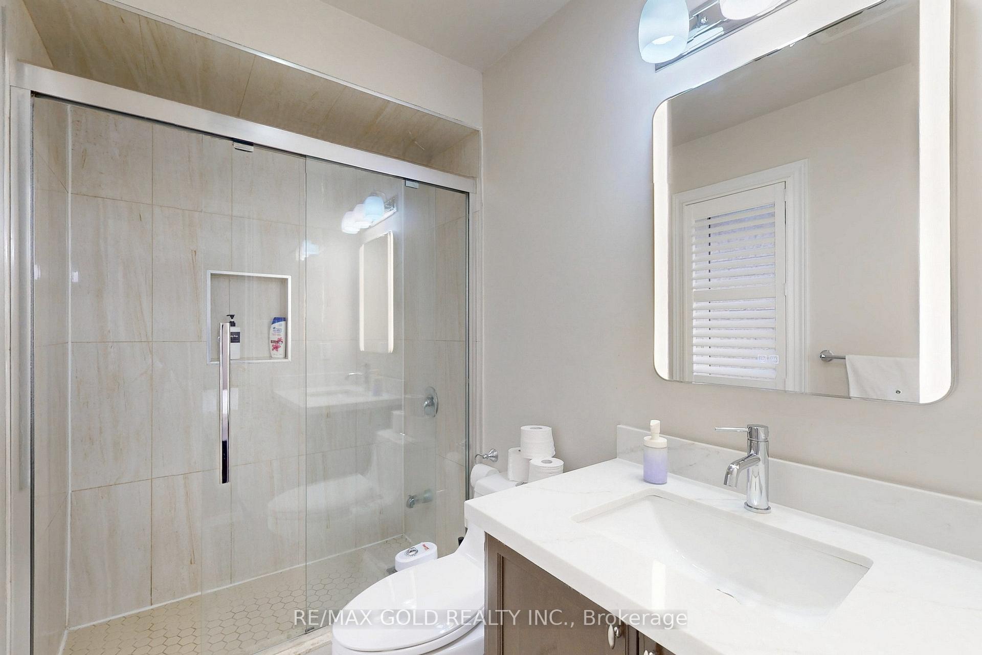 Photo 21 of 16 Ricardo Road, Brampton, Vales of Castlemore — HOMEH