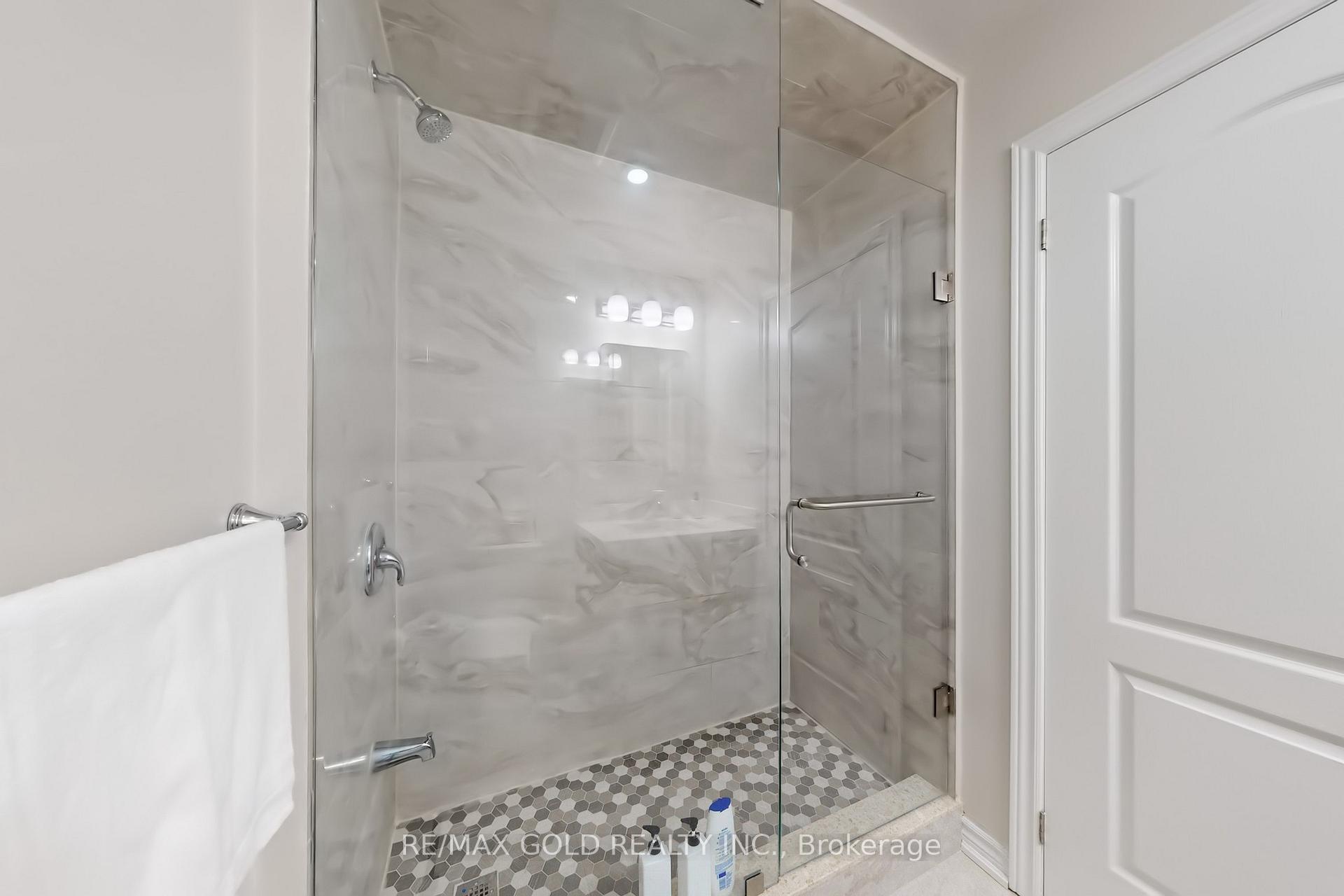 Photo 26 of 16 Ricardo Road, Brampton, Vales of Castlemore — HOMEH