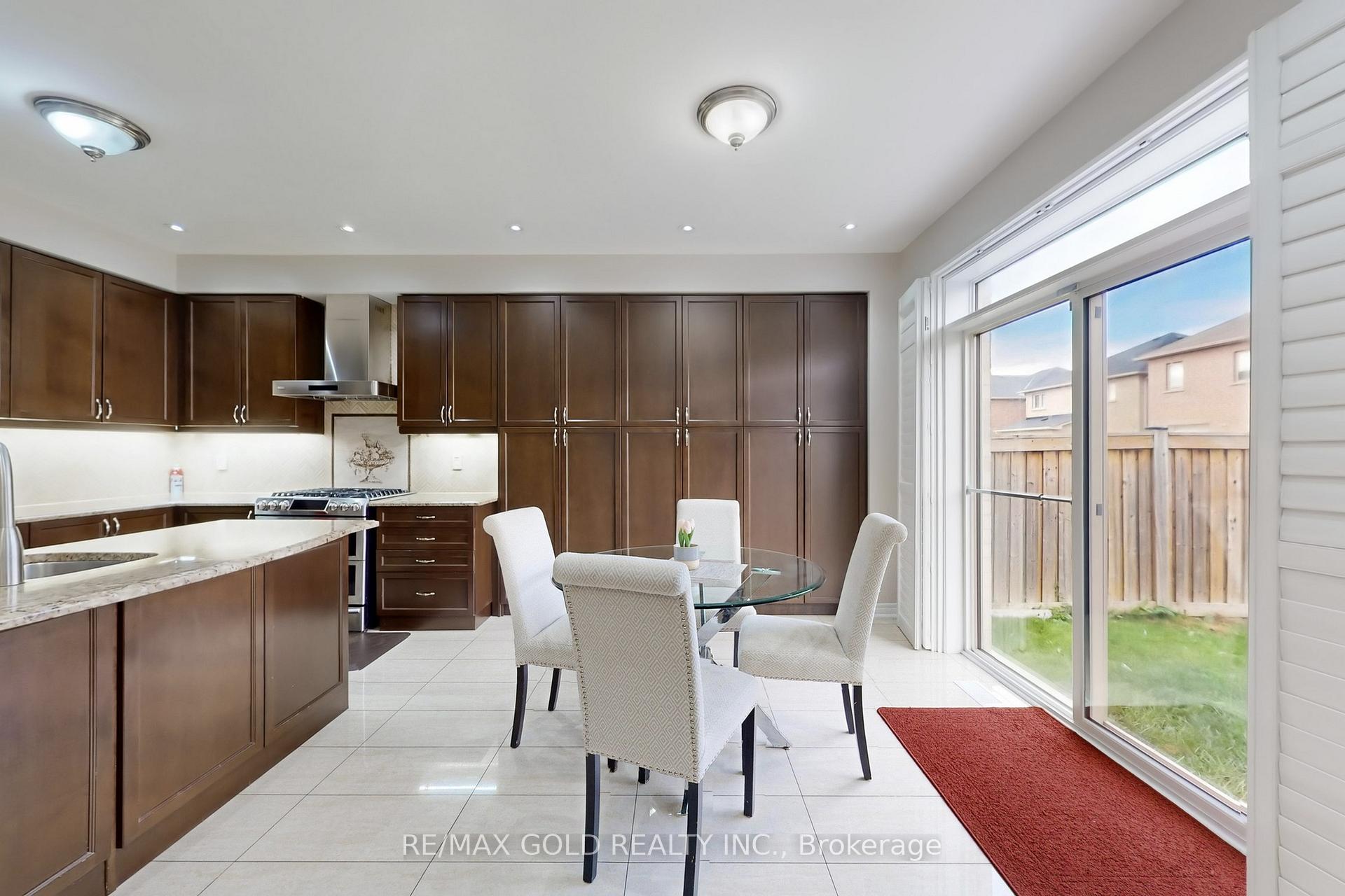 Photo 32 of 16 Ricardo Road, Brampton, Vales of Castlemore — HOMEH
