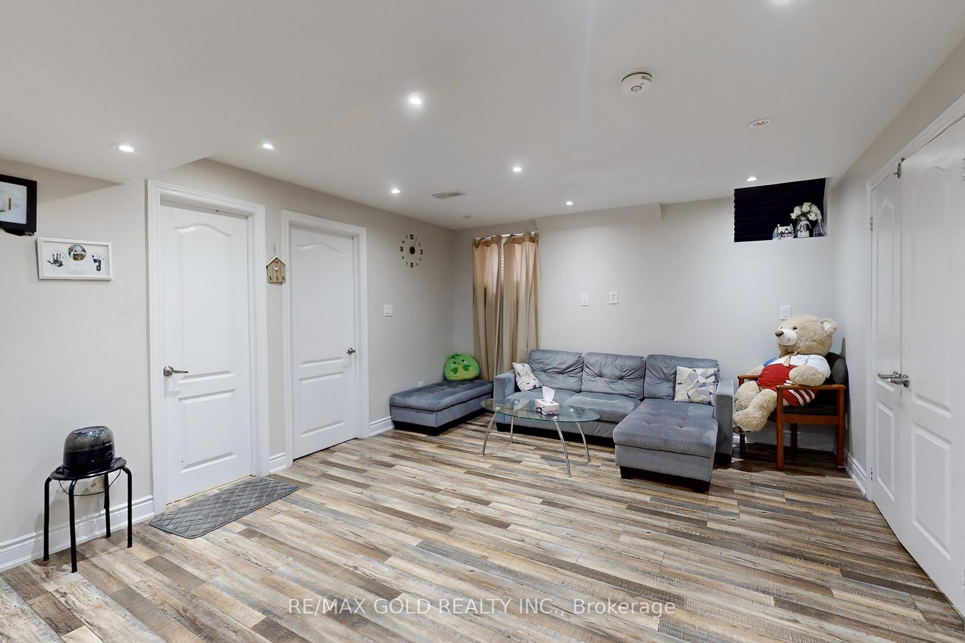 Photo 37 of 16 Ricardo Road, Brampton, Vales of Castlemore — HOMEH