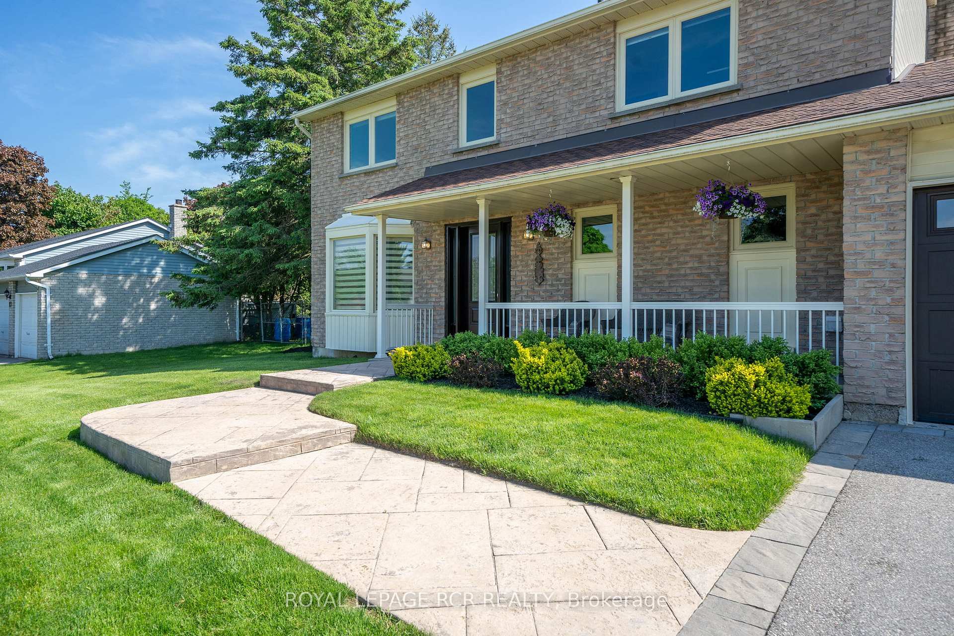 Photo 2 of 15 Brawton Drive, Caledon, Palgrave — HOMEH
