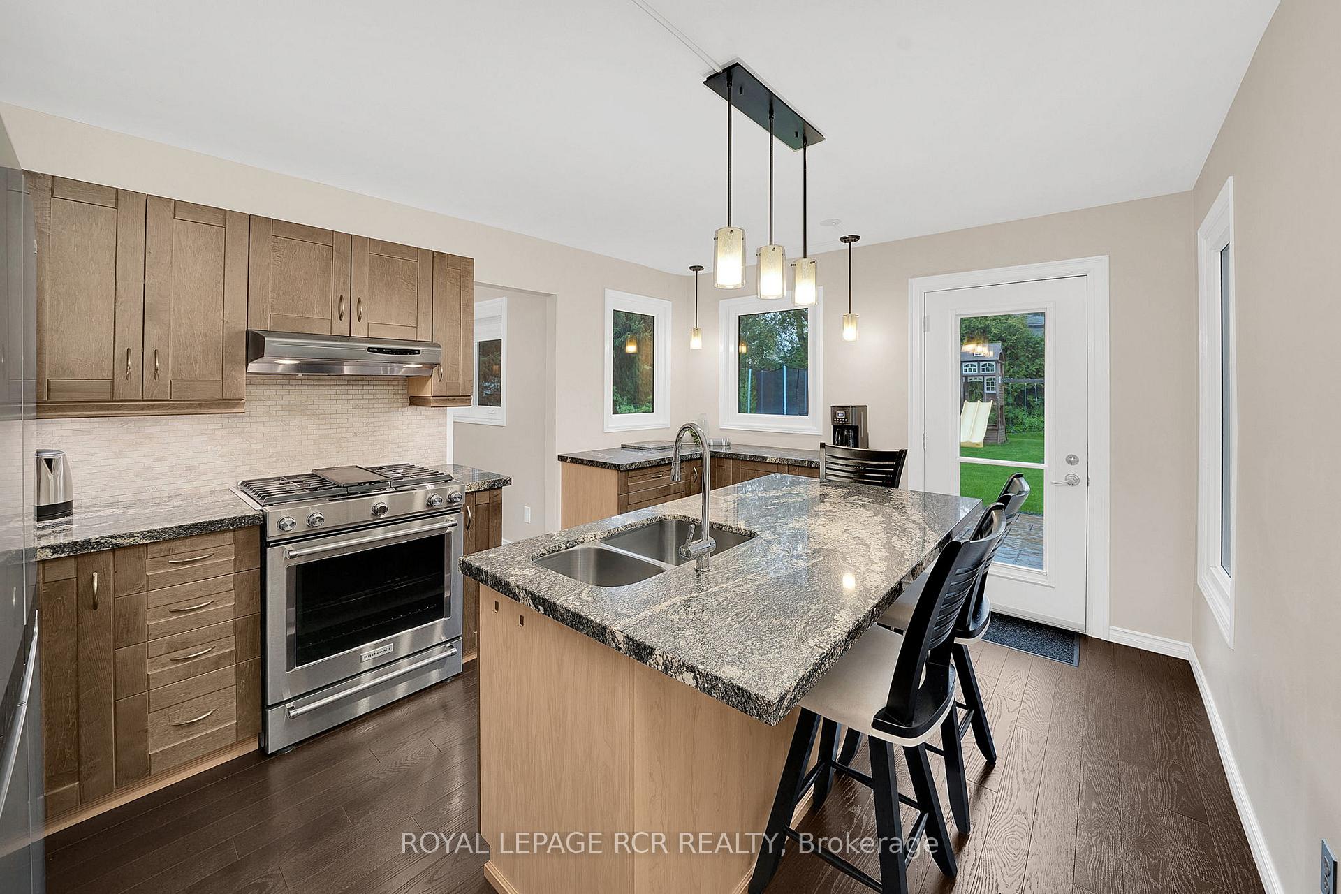 Photo 9 of 15 Brawton Drive, Caledon, Palgrave — HOMEH