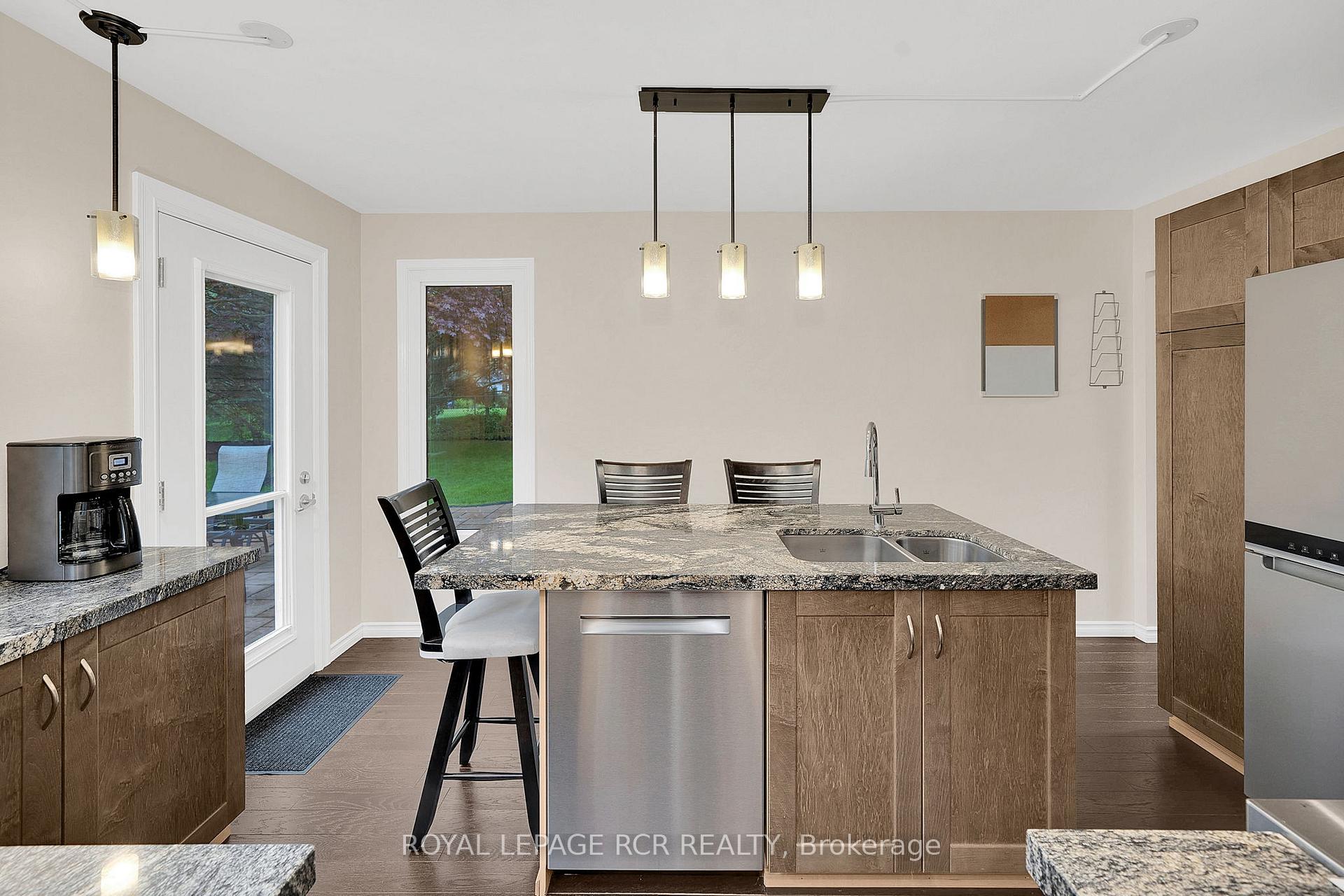 Photo 10 of 15 Brawton Drive, Caledon, Palgrave — HOMEH