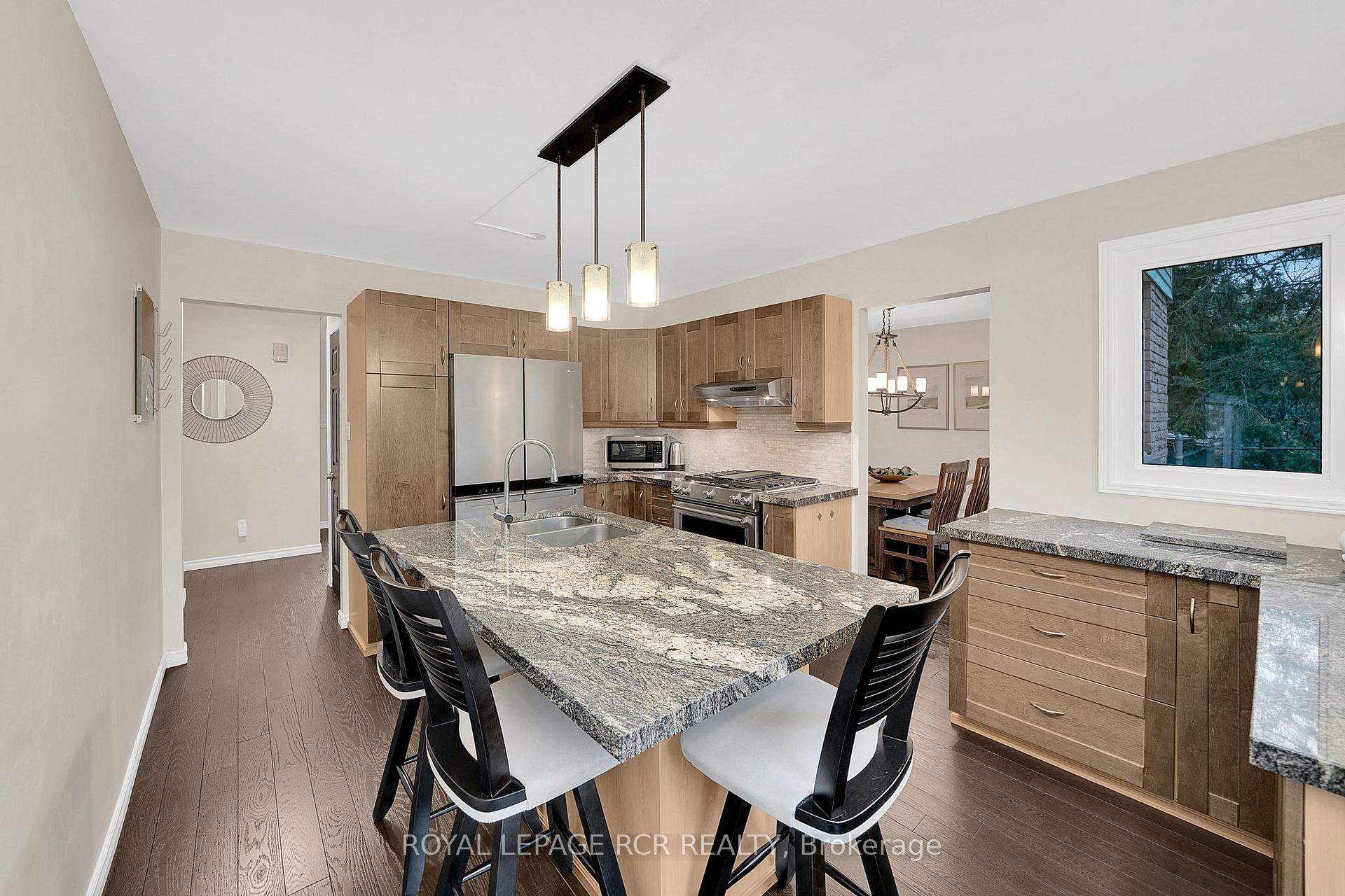 Photo 13 of 15 Brawton Drive, Caledon, Palgrave — HOMEH