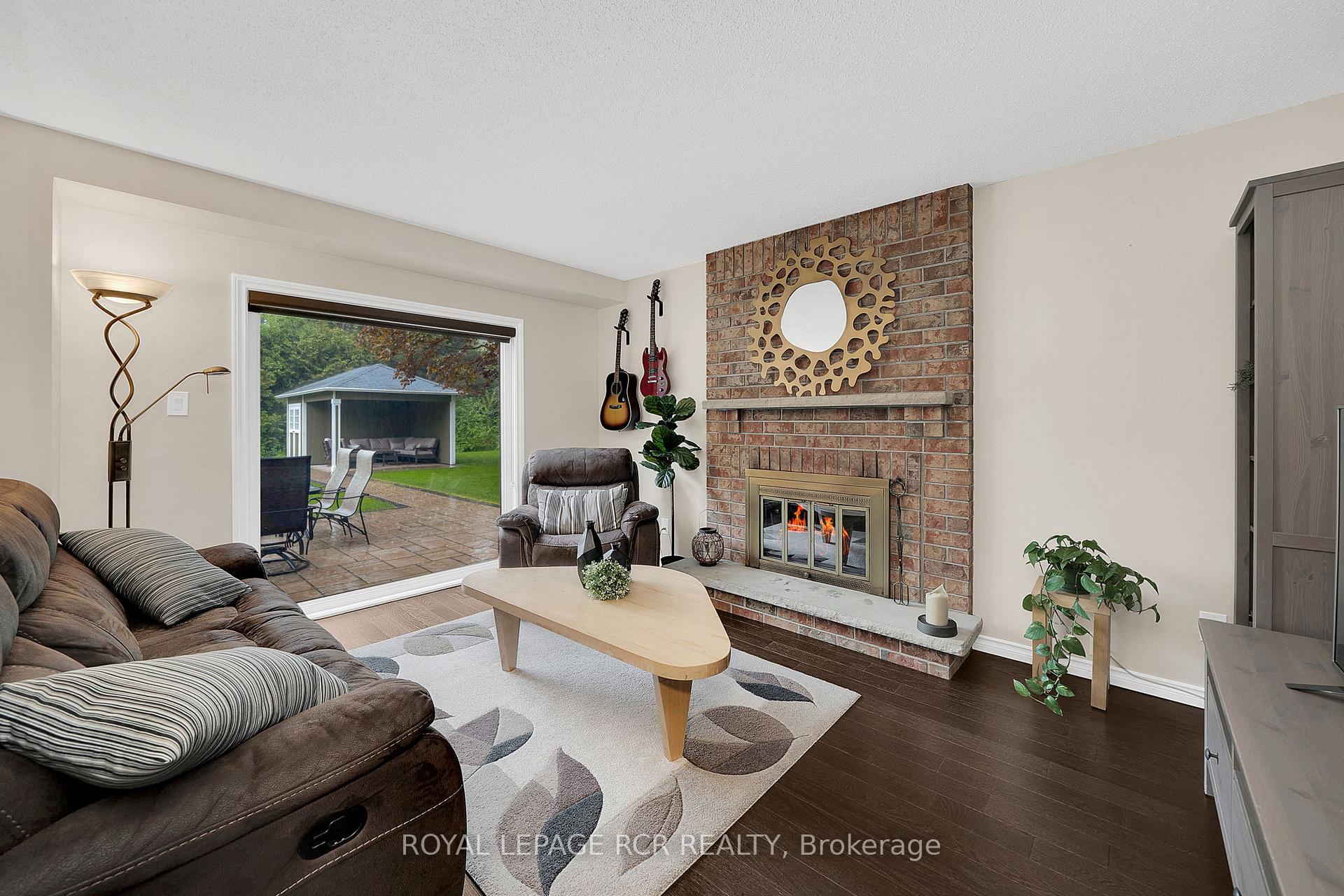 Photo 16 of 15 Brawton Drive, Caledon, Palgrave — HOMEH