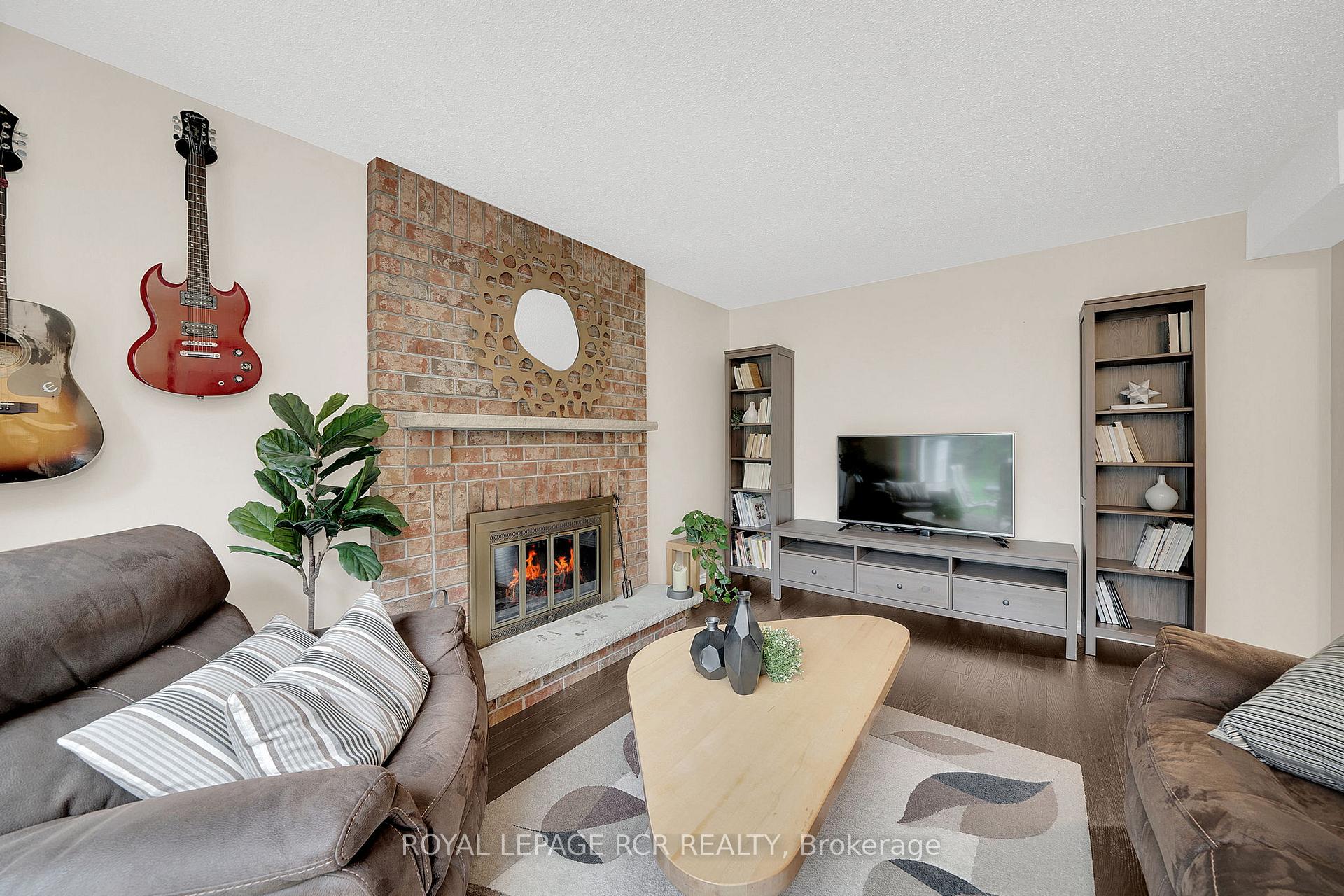 Photo 17 of 15 Brawton Drive, Caledon, Palgrave — HOMEH