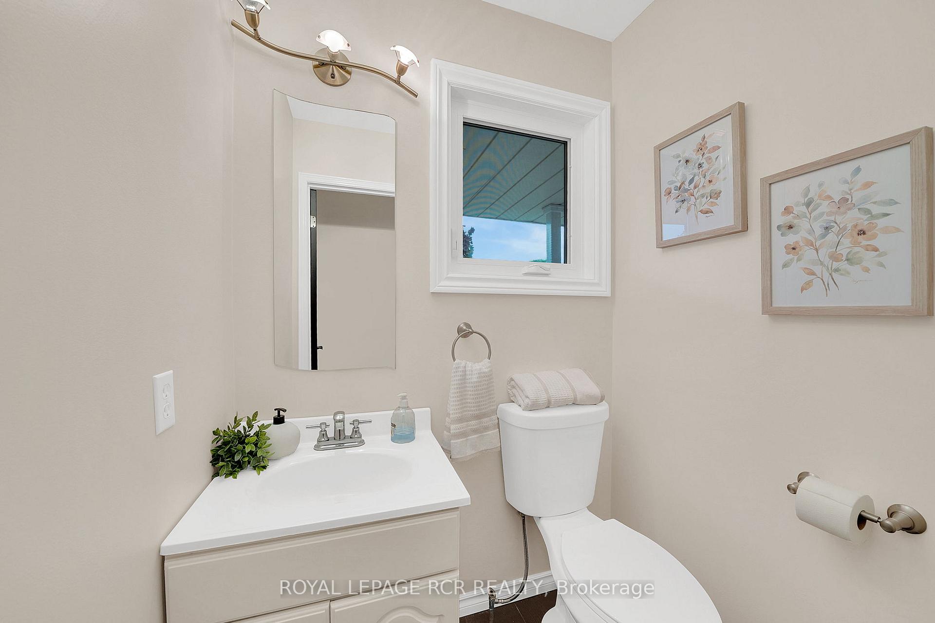 Photo 18 of 15 Brawton Drive, Caledon, Palgrave — HOMEH