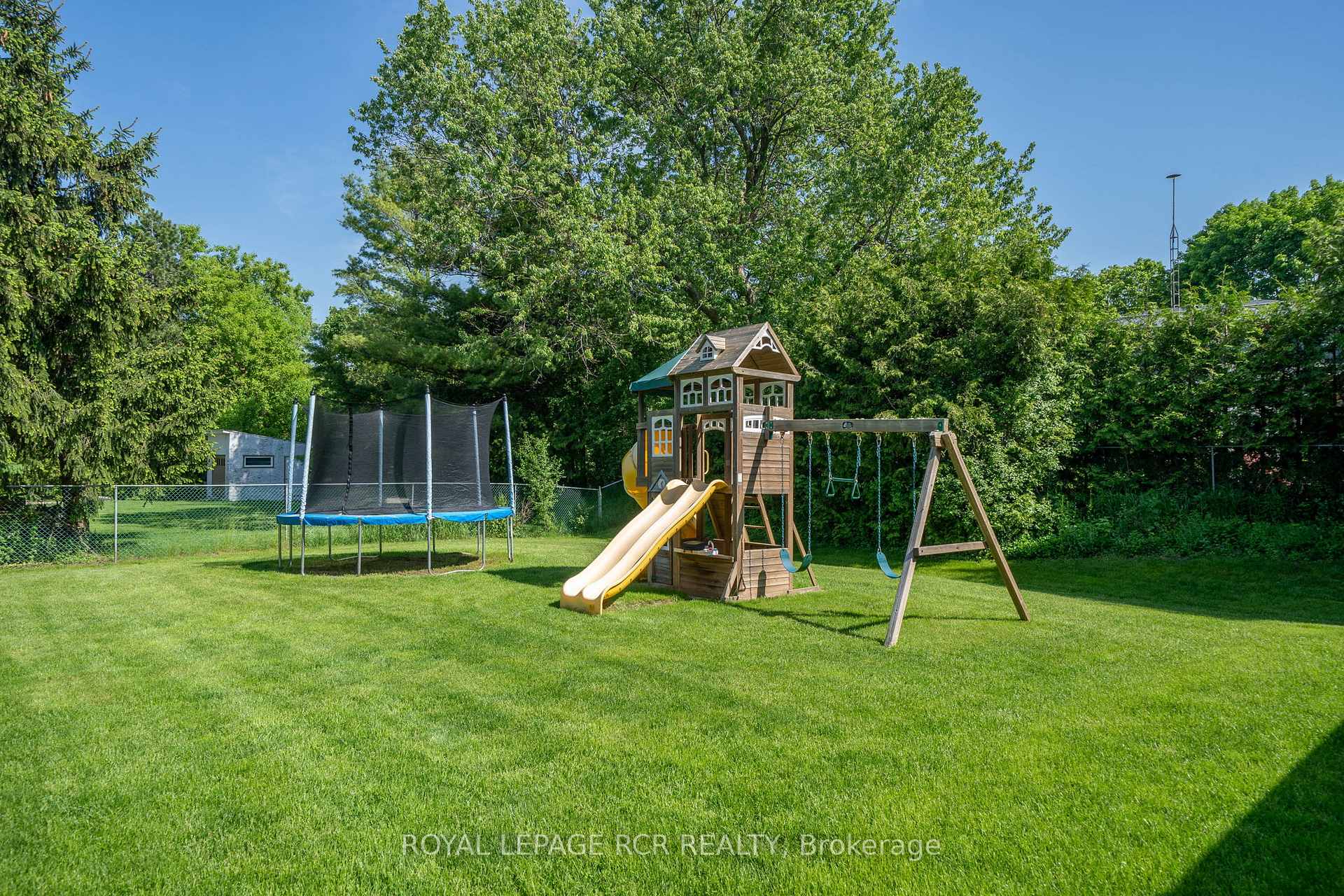 Photo 42 of 15 Brawton Drive, Caledon, Palgrave — HOMEH