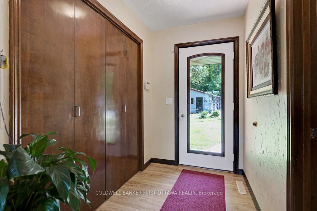 Photo 6 of 1031 Shanny Bear Lane, Frontenac, Frontenac South — HOMEH