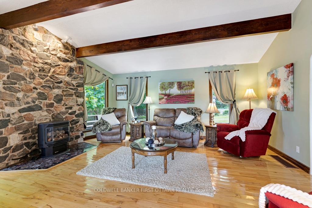 Photo 8 of 1031 Shanny Bear Lane, Frontenac, Frontenac South — HOMEH