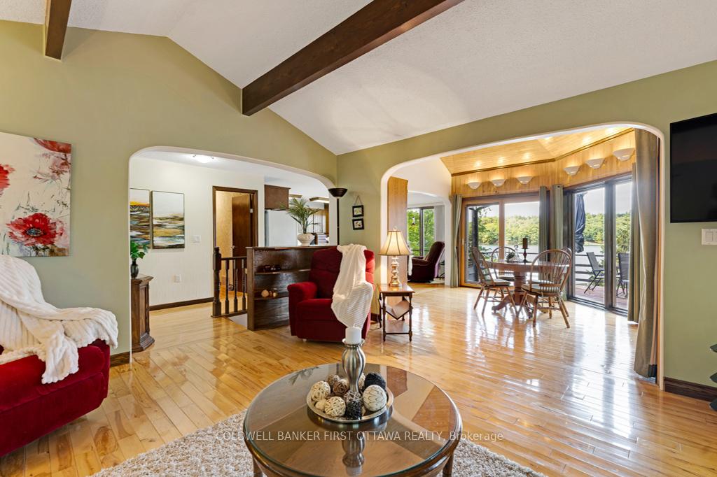 Photo 9 of 1031 Shanny Bear Lane, Frontenac, Frontenac South — HOMEH