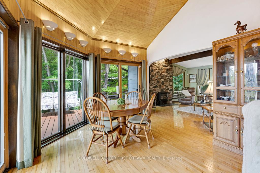 Photo 10 of 1031 Shanny Bear Lane, Frontenac, Frontenac South — HOMEH