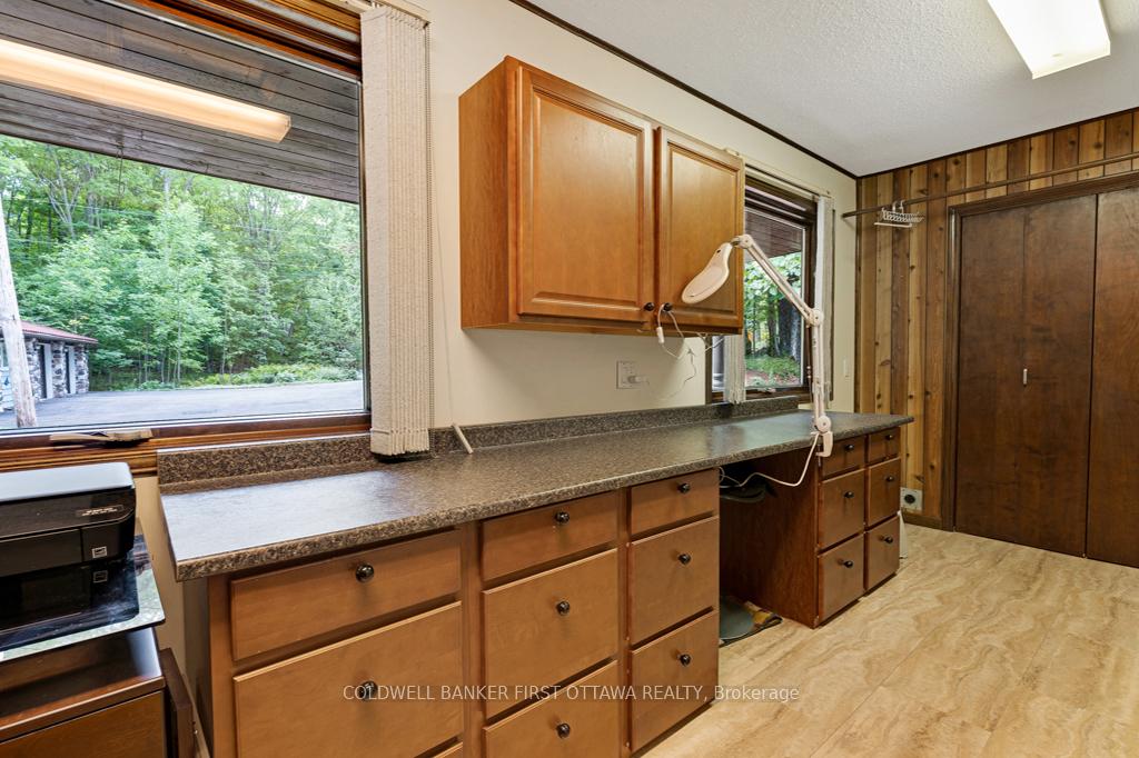 Photo 17 of 1031 Shanny Bear Lane, Frontenac, Frontenac South — HOMEH