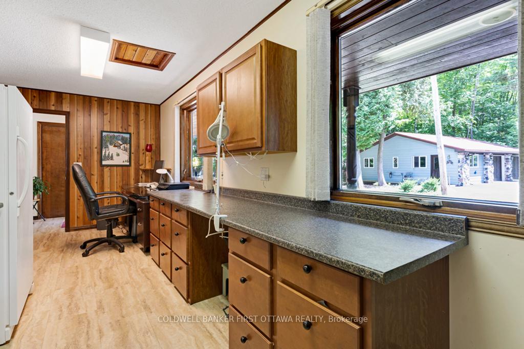 Photo 18 of 1031 Shanny Bear Lane, Frontenac, Frontenac South — HOMEH