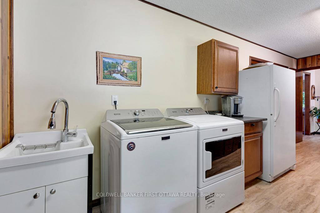 Photo 19 of 1031 Shanny Bear Lane, Frontenac, Frontenac South — HOMEH