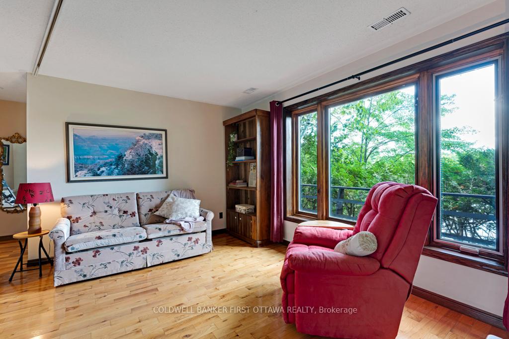 Photo 24 of 1031 Shanny Bear Lane, Frontenac, Frontenac South — HOMEH