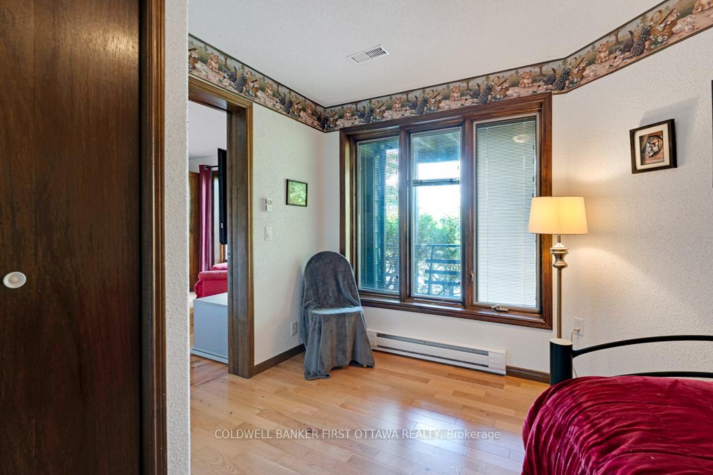 Photo 26 of 1031 Shanny Bear Lane, Frontenac, Frontenac South — HOMEH