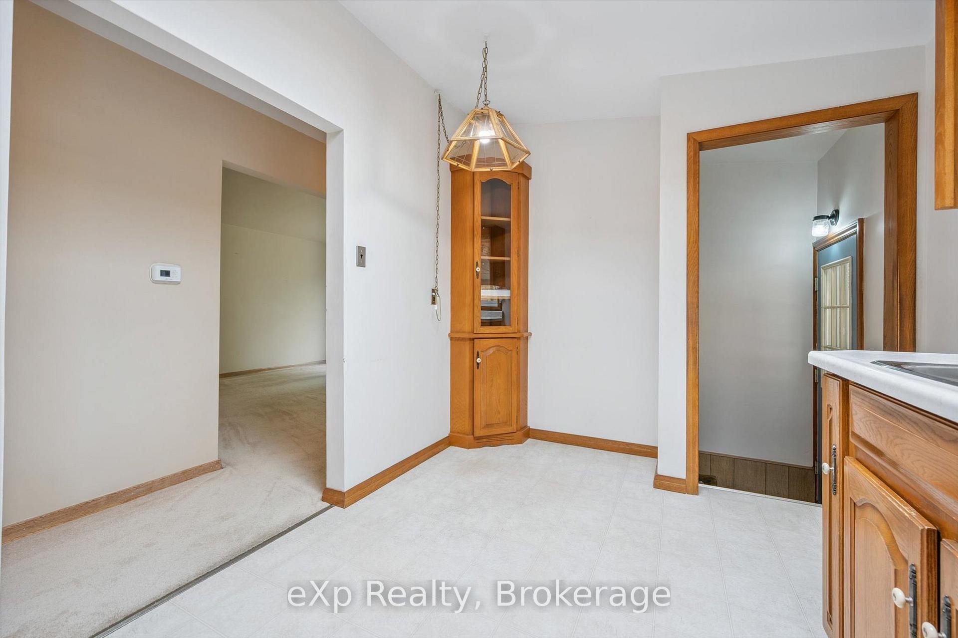 Photo 6 of 15 Balsam Drive, Guelph, General Hospital — HOMEH