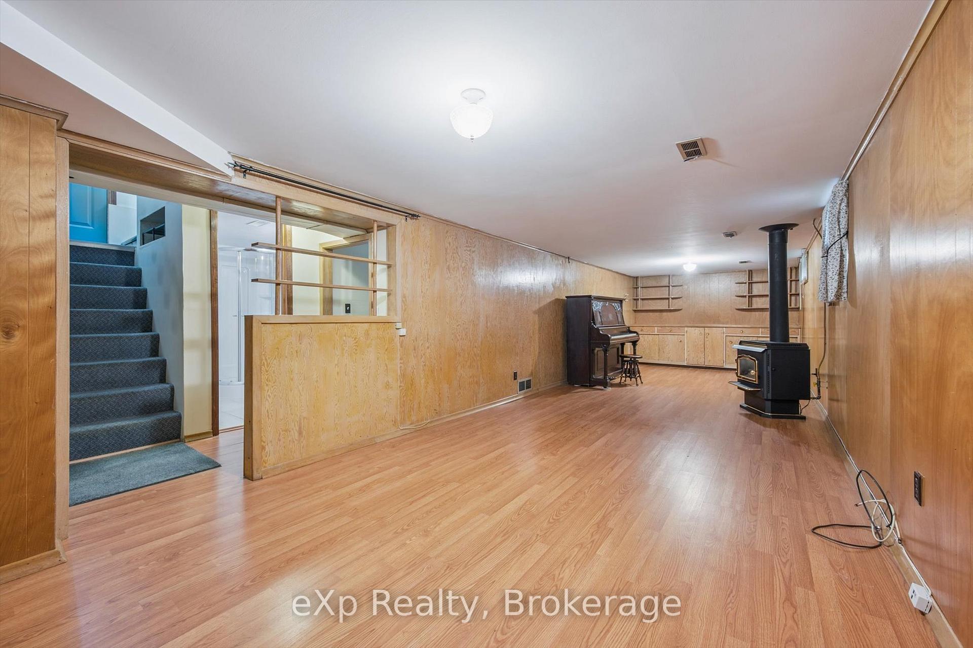 Photo 11 of 15 Balsam Drive, Guelph, General Hospital — HOMEH