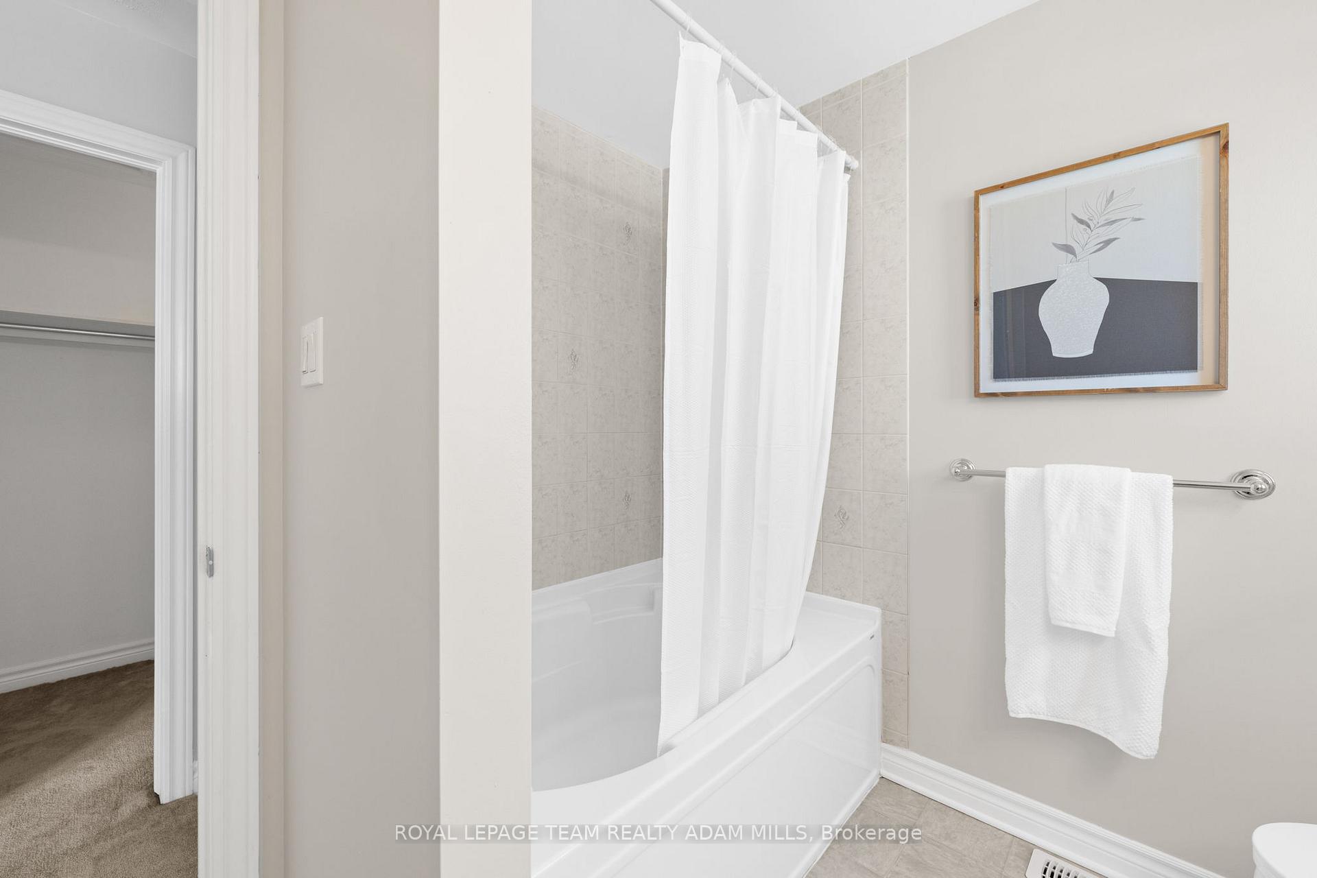 Photo 23 of 462 Paul Metivier Drive, Ottawa, Barrhaven - Strandherd — HOMEH