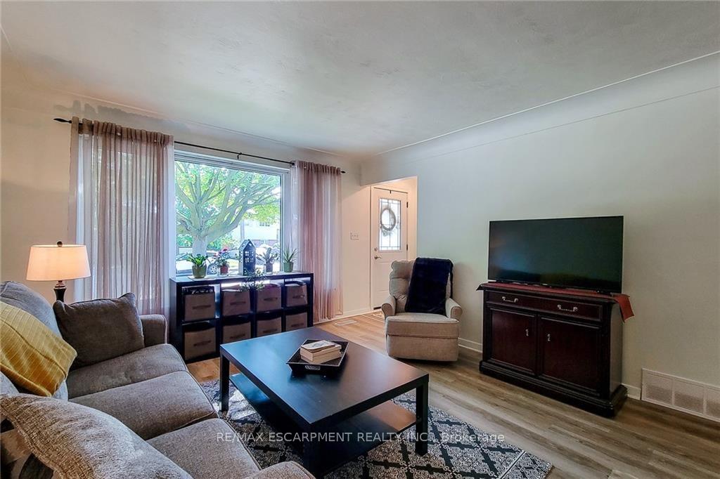 Photo 7 of 249 Fernwood Crescent, Hamilton, Hampton Heights — HOMEH
