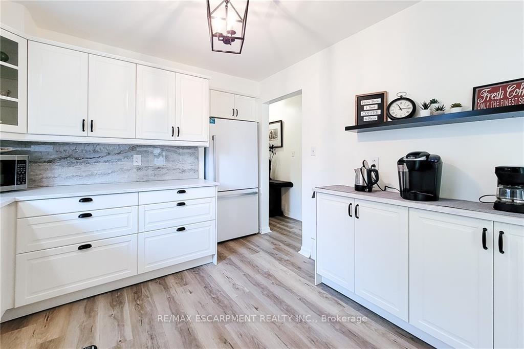 Photo 11 of 249 Fernwood Crescent, Hamilton, Hampton Heights — HOMEH