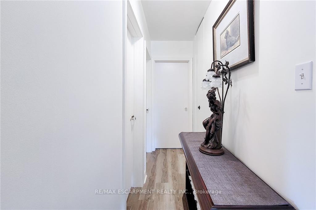Photo 9 of 249 Fernwood Crescent, Hamilton, Hampton Heights — HOMEH