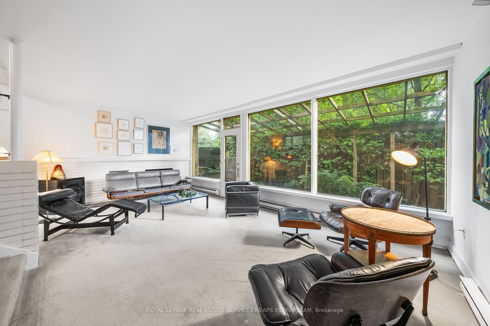 Photo 9 of 2 Garden Circle, Toronto, Leaside — HOMEH