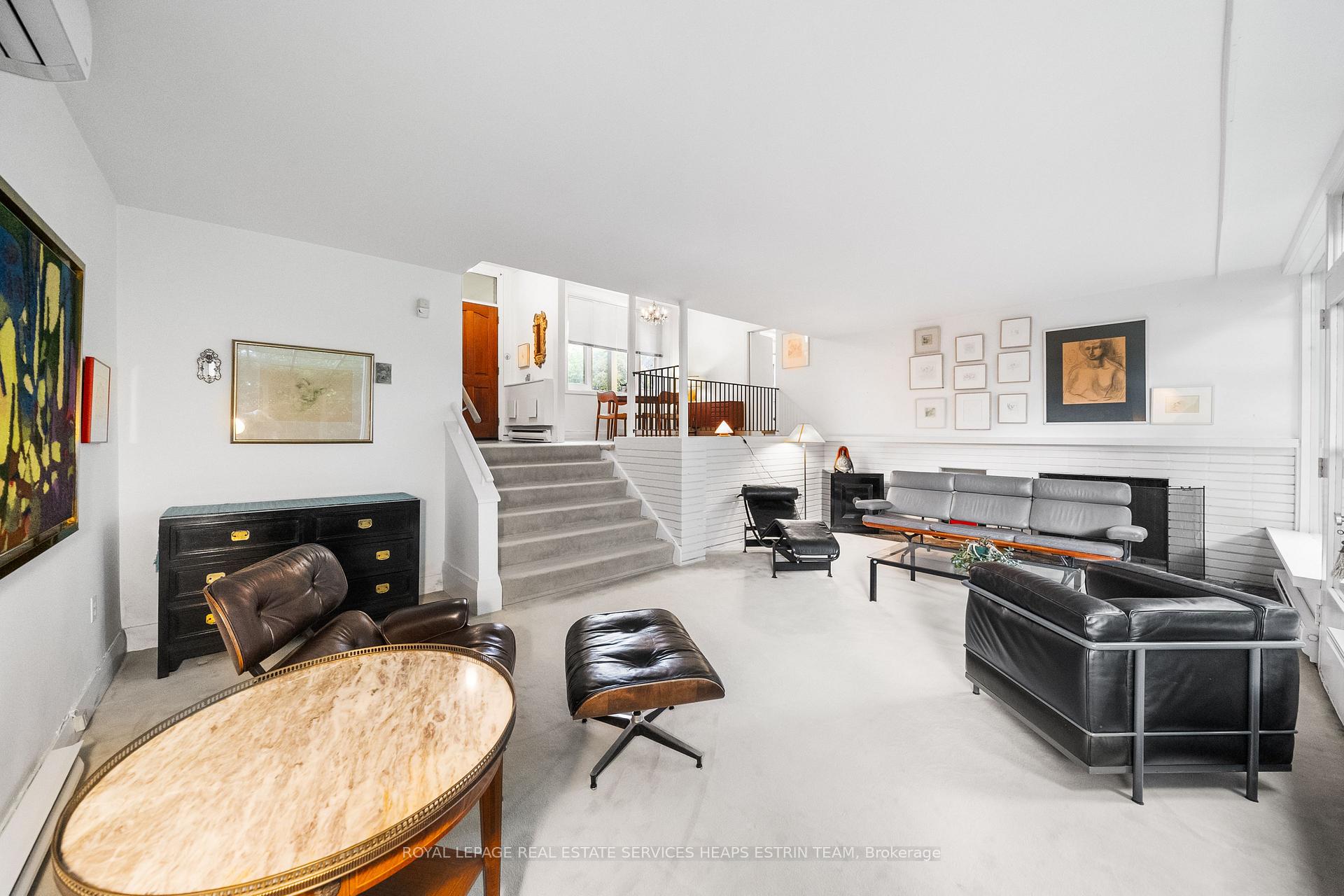 Photo 5 of 2 Garden Circle, Toronto, Leaside — HOMEH