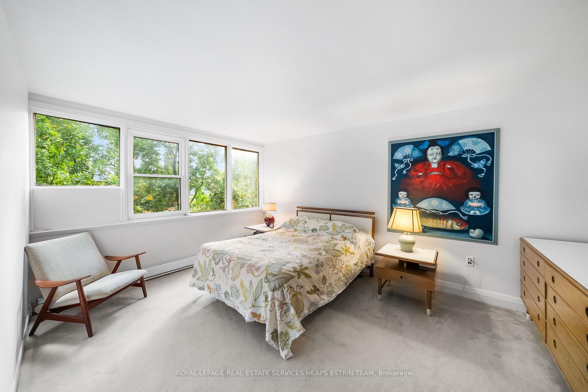 Photo 17 of 2 Garden Circle, Toronto, Leaside — HOMEH
