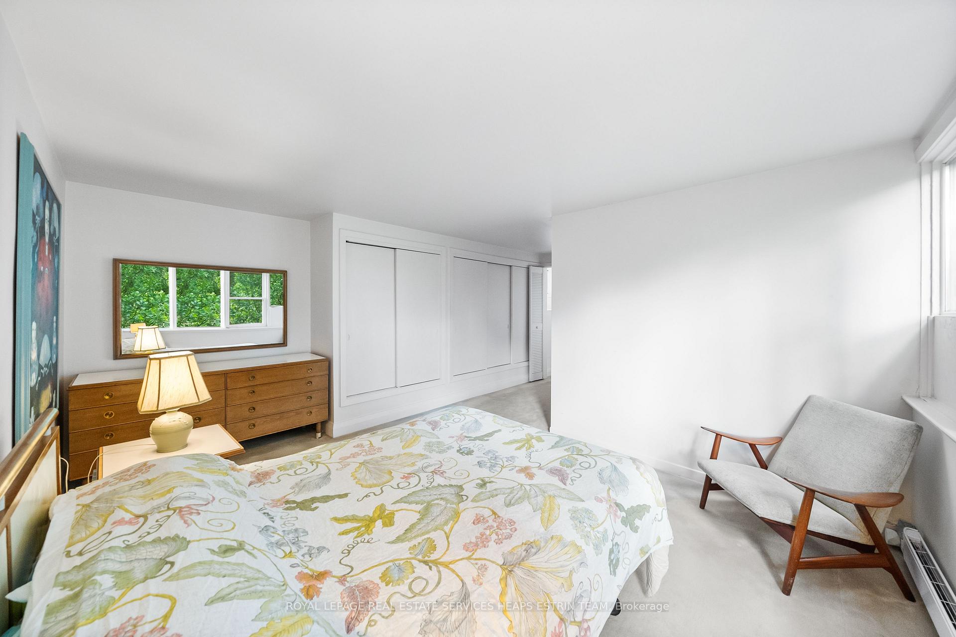 Photo 12 of 2 Garden Circle, Toronto, Leaside — HOMEH