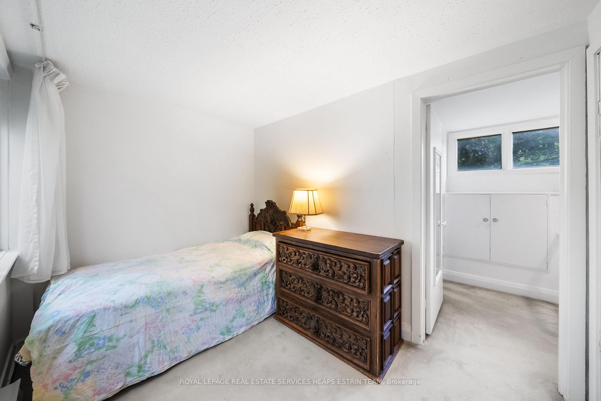 Photo 15 of 2 Garden Circle, Toronto, Leaside — HOMEH