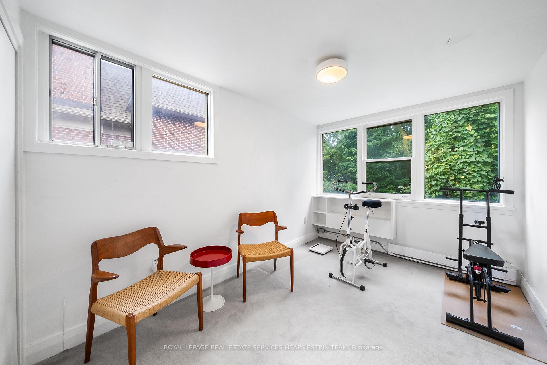 Photo 11 of 2 Garden Circle, Toronto, Leaside — HOMEH