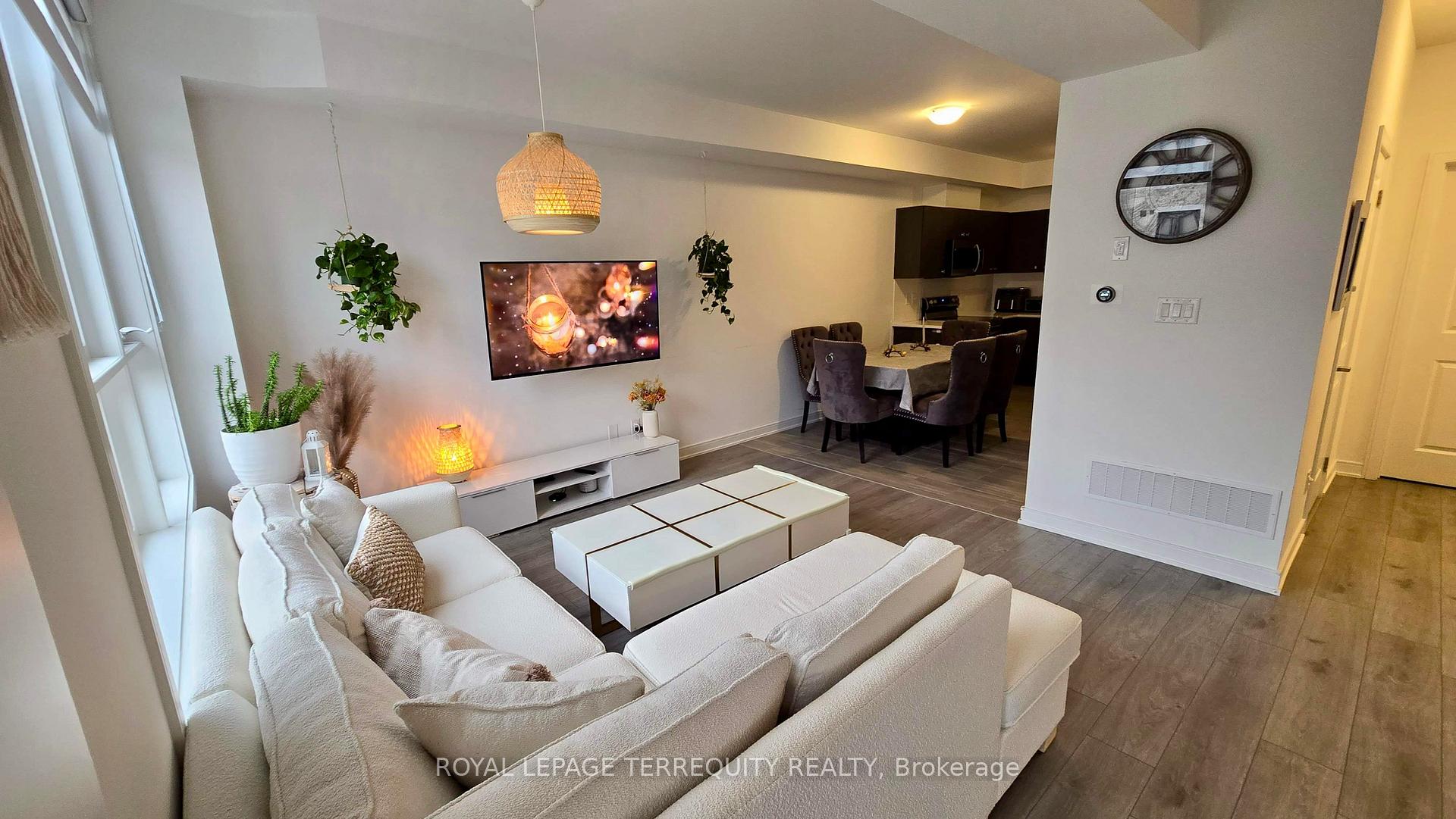 Photo 9 of 18 Spry Lane, Barrie, Innis-Shore — HOMEH