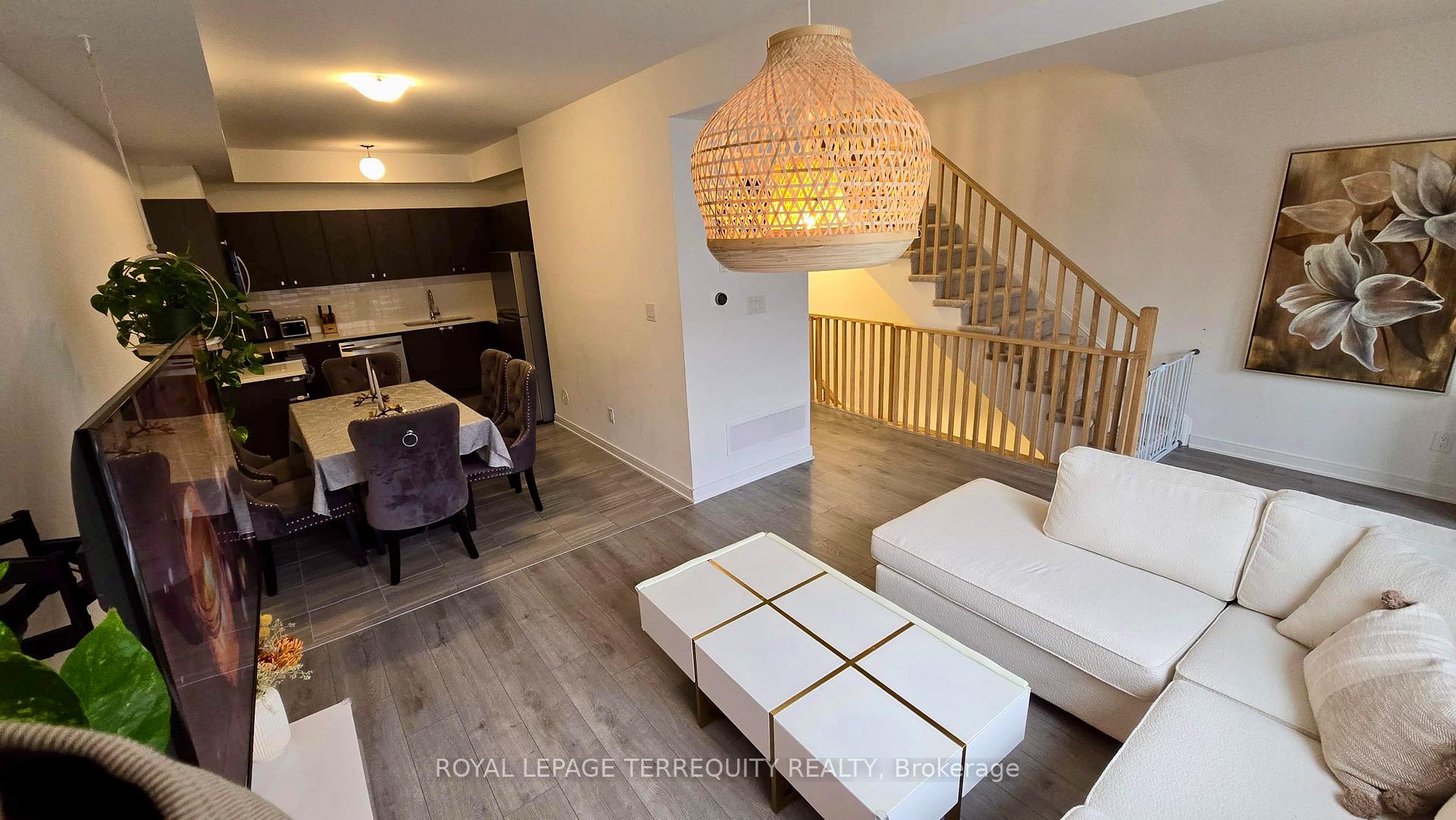 Photo 24 of 18 Spry Lane, Barrie, Innis-Shore — HOMEH