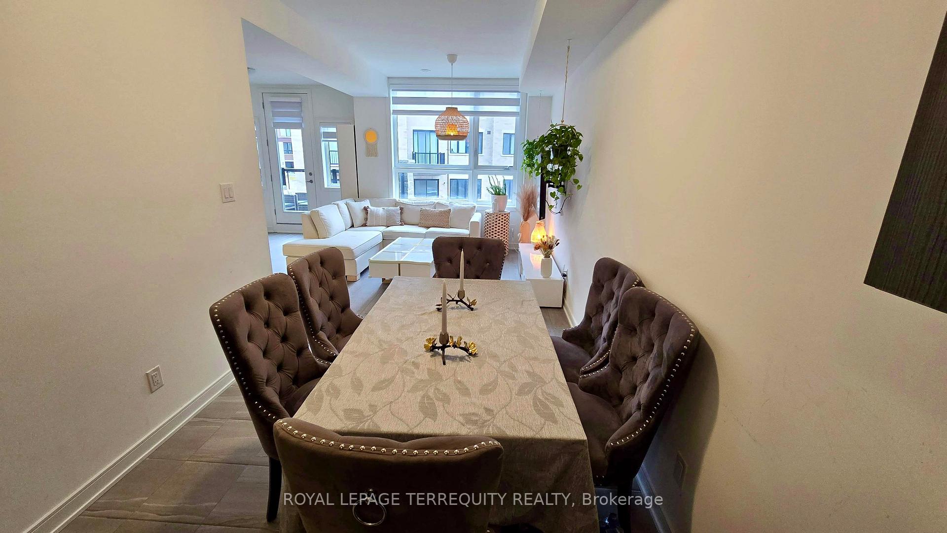 Photo 11 of 18 Spry Lane, Barrie, Innis-Shore — HOMEH