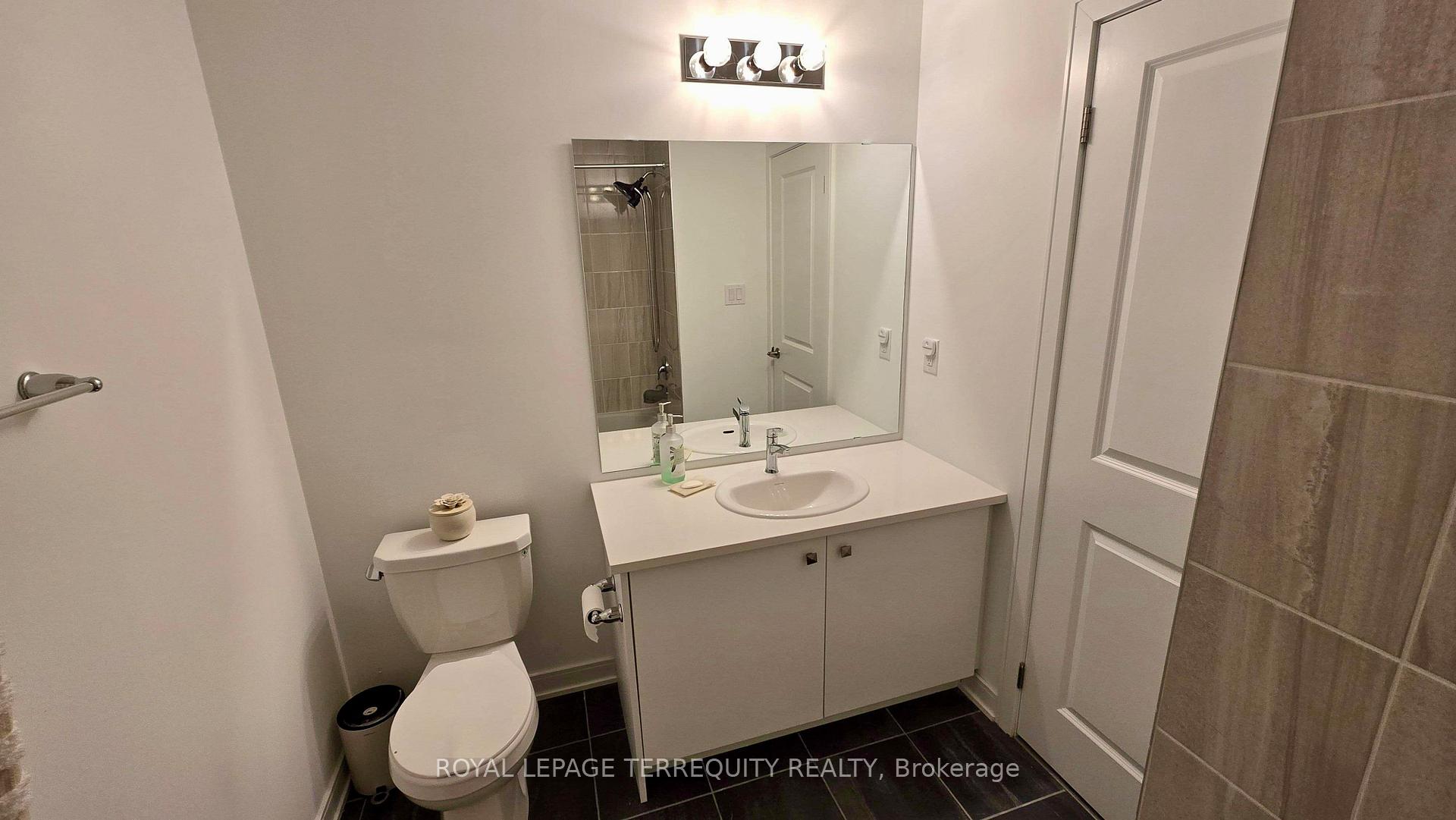Photo 20 of 18 Spry Lane, Barrie, Innis-Shore — HOMEH