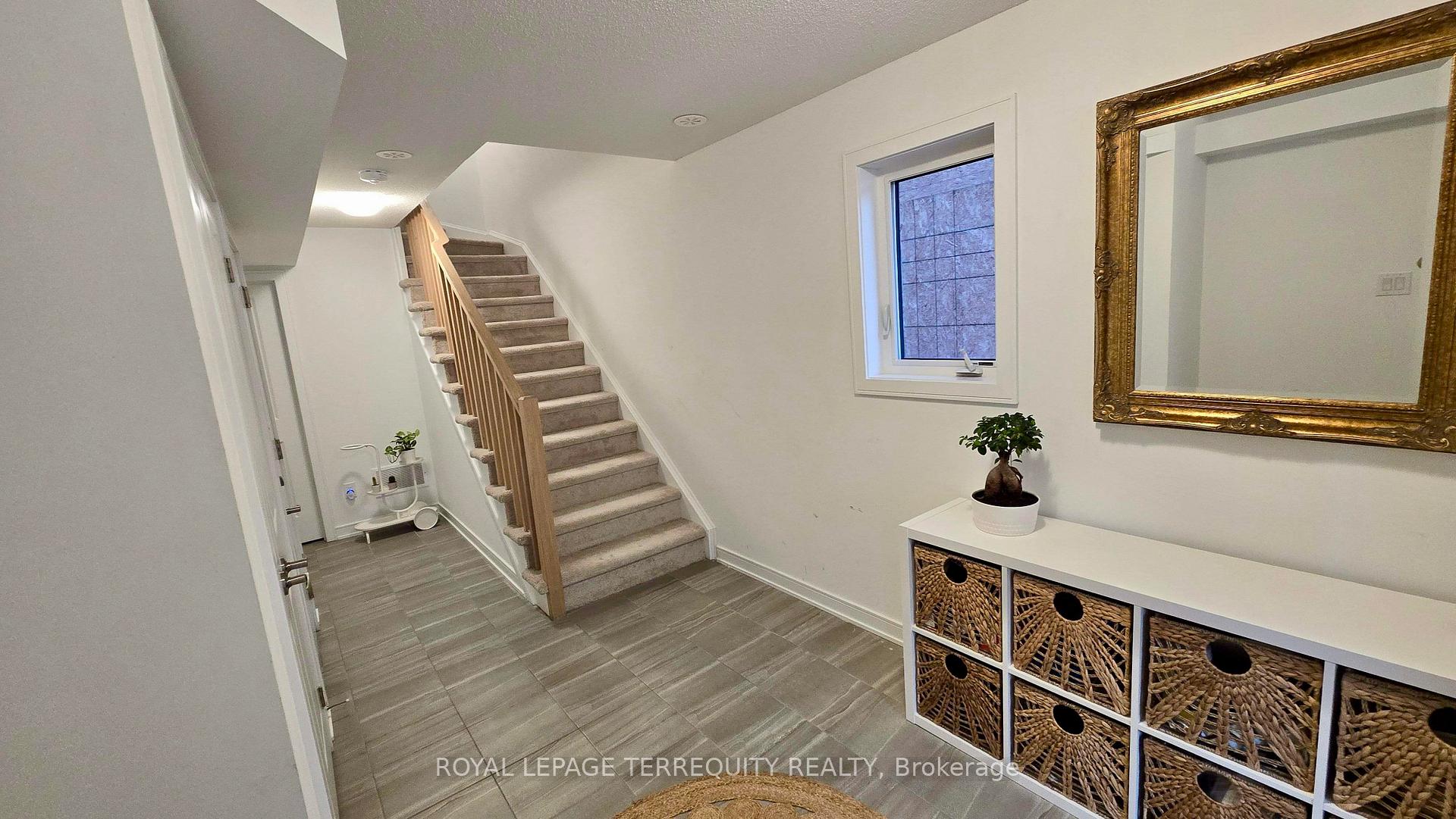 Photo 30 of 18 Spry Lane, Barrie, Innis-Shore — HOMEH