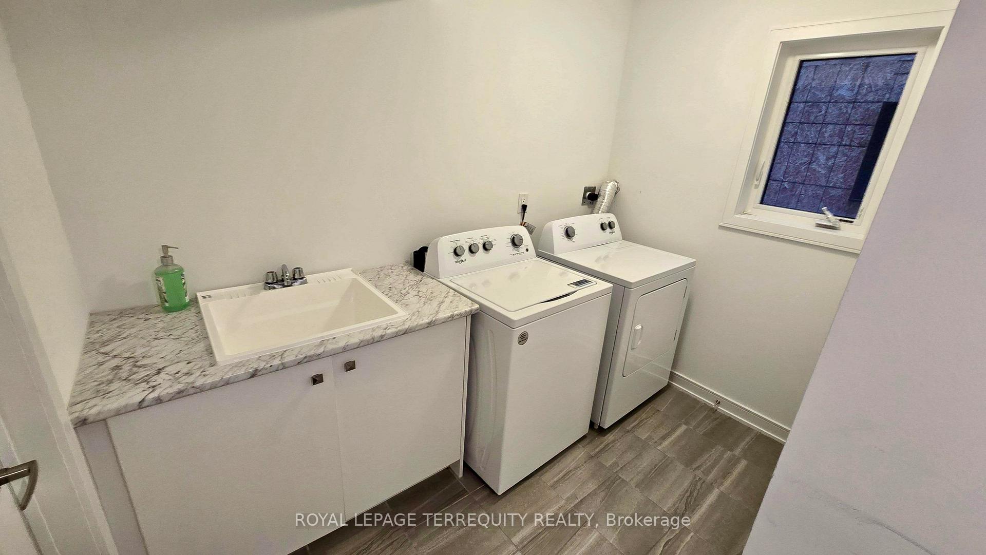 Photo 33 of 18 Spry Lane, Barrie, Innis-Shore — HOMEH