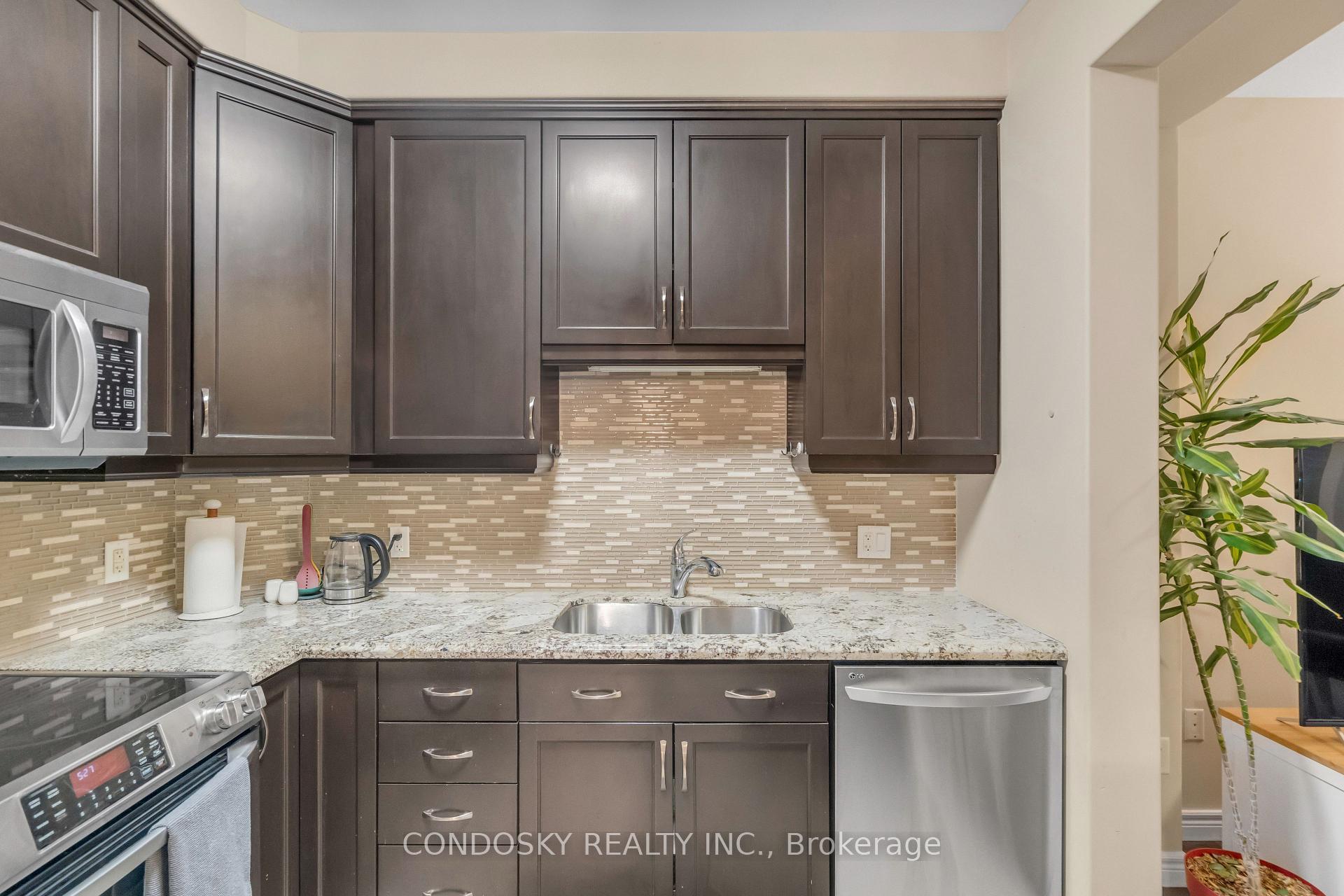 Photo 9 of 67 Sexton Crescent, Hamilton, Ancaster — HOMEH