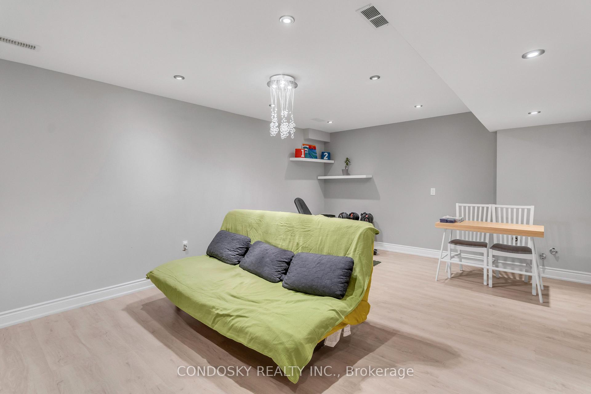 Photo 18 of 67 Sexton Crescent, Hamilton, Ancaster — HOMEH