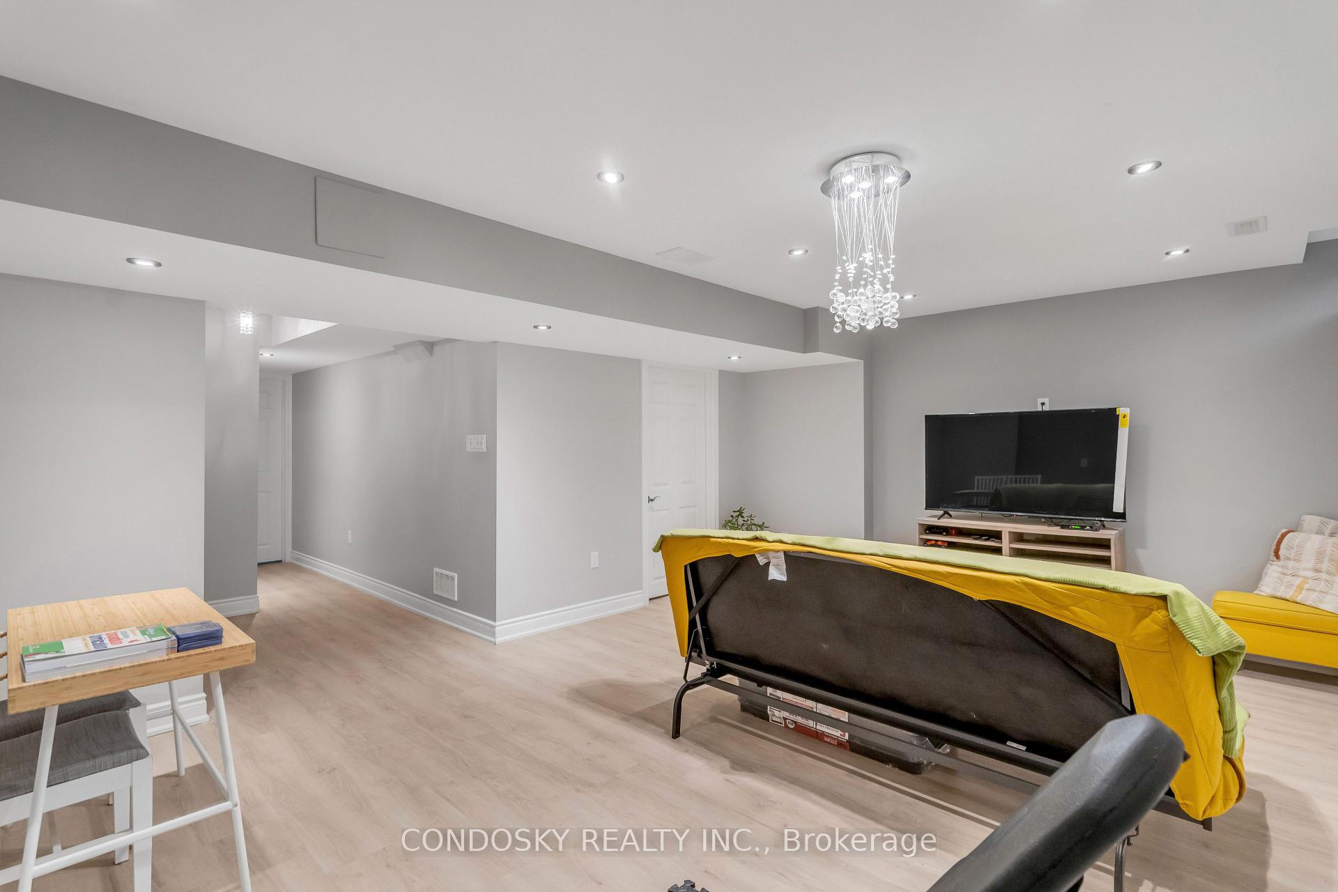 Photo 37 of 67 Sexton Crescent, Hamilton, Ancaster — HOMEH