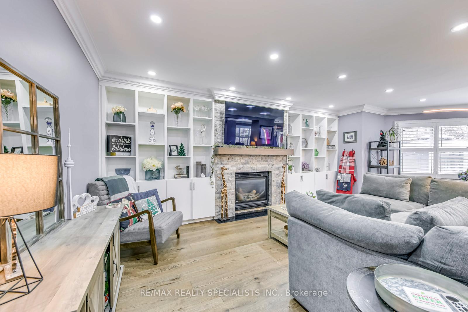 Photo 17 of 25 Inder Heights Drive, Brampton, Snelgrove — HOMEH